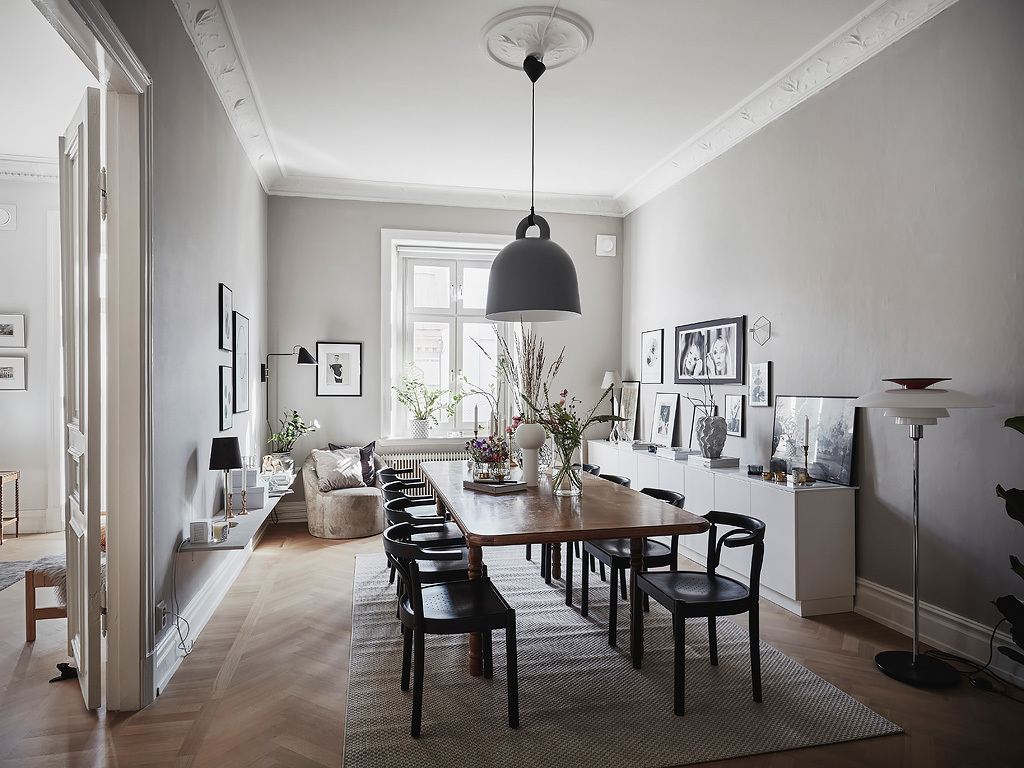 grote vintage eettafel eetkamer witte dressoir